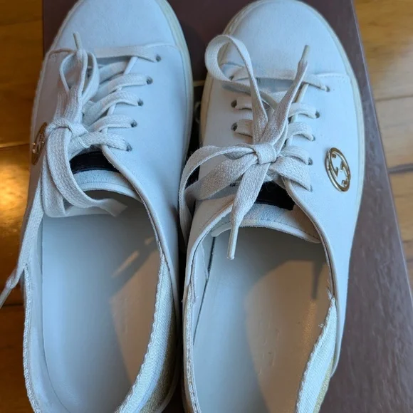 Gucci Women's Pelle Gomma White Sneakers | NWT - Picture 8 of 8